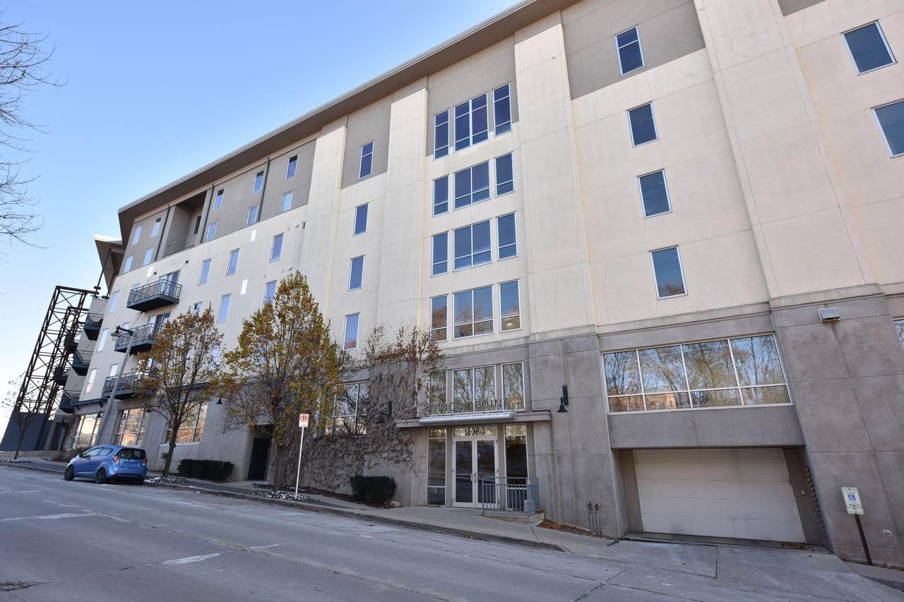2080 Commerce St - Photo 1