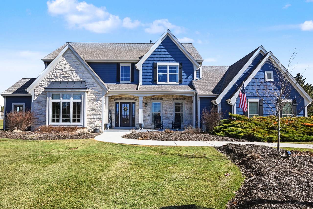 W292N3296 Summerhill Rd - Photo 1