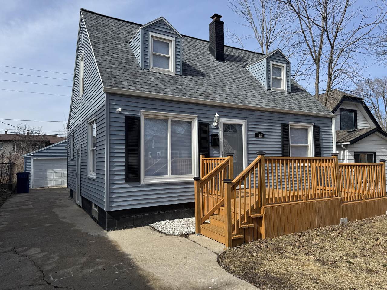 5931 42nd St - Photo 1