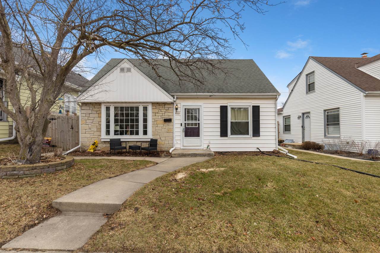 2331 61st St - Photo 1