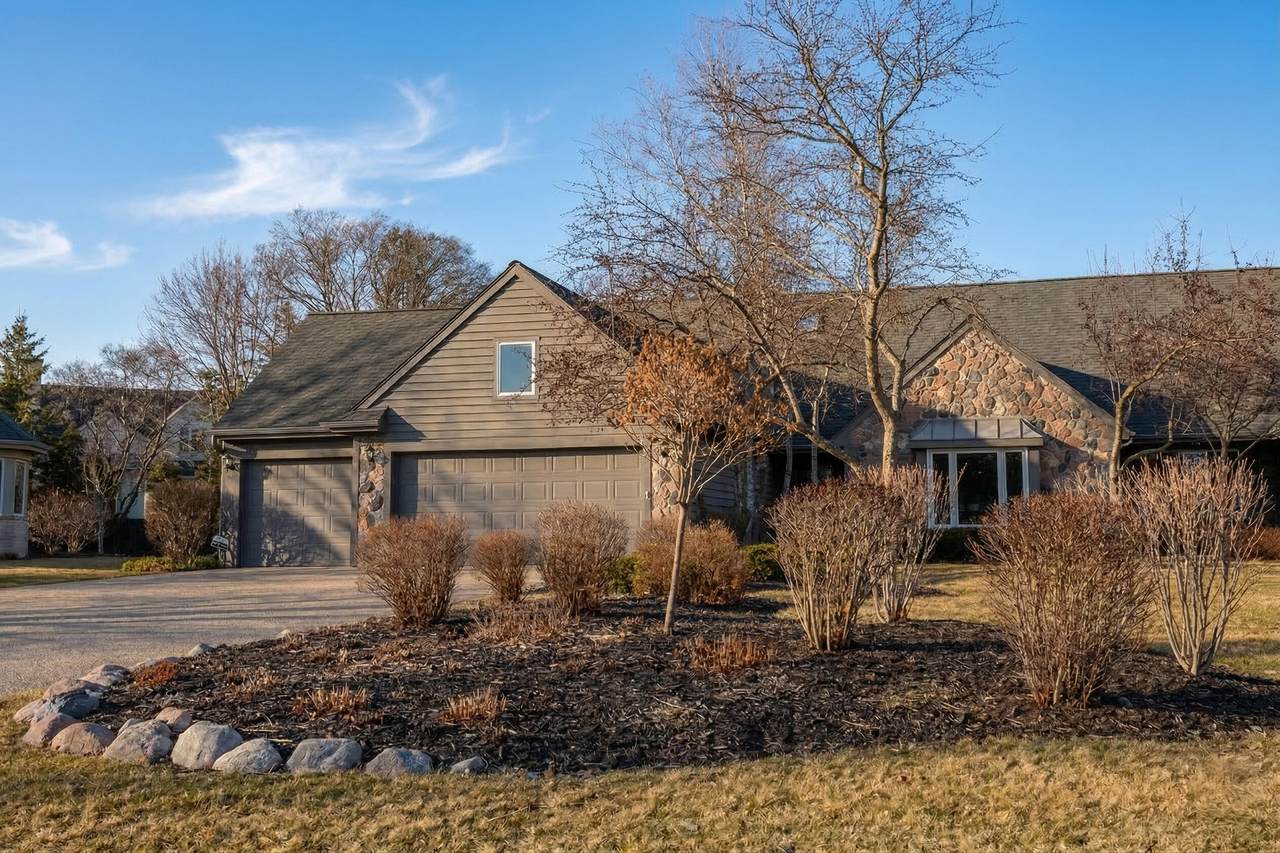 2618 Lake Park Ct - Photo 1