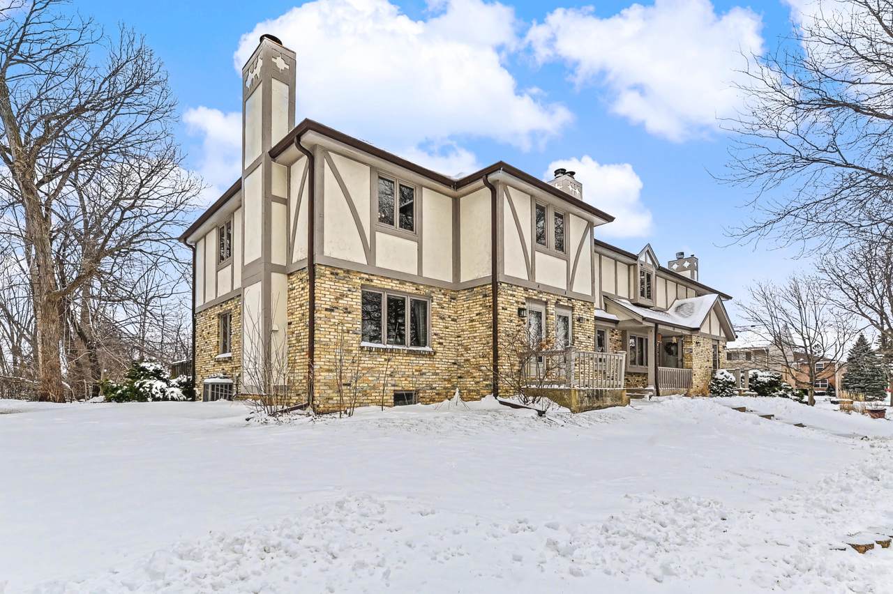 1511 Camden Ct - Photo 1