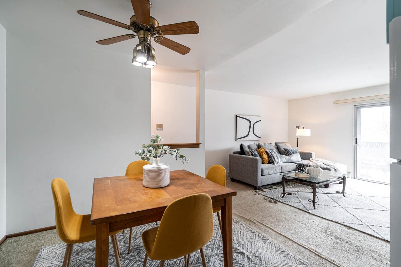 3429 Pine Ave - Photo 1