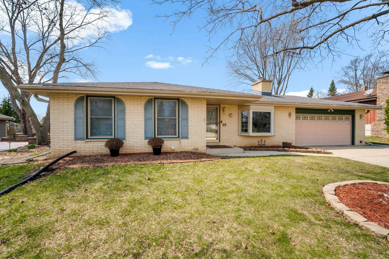 8125 58th St - Photo 1
