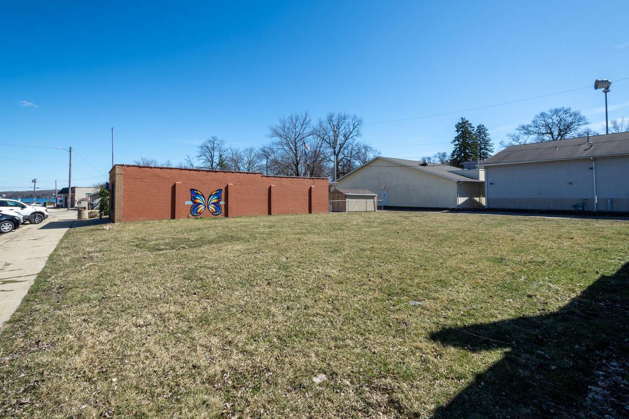 317 Lake St - Photo 1