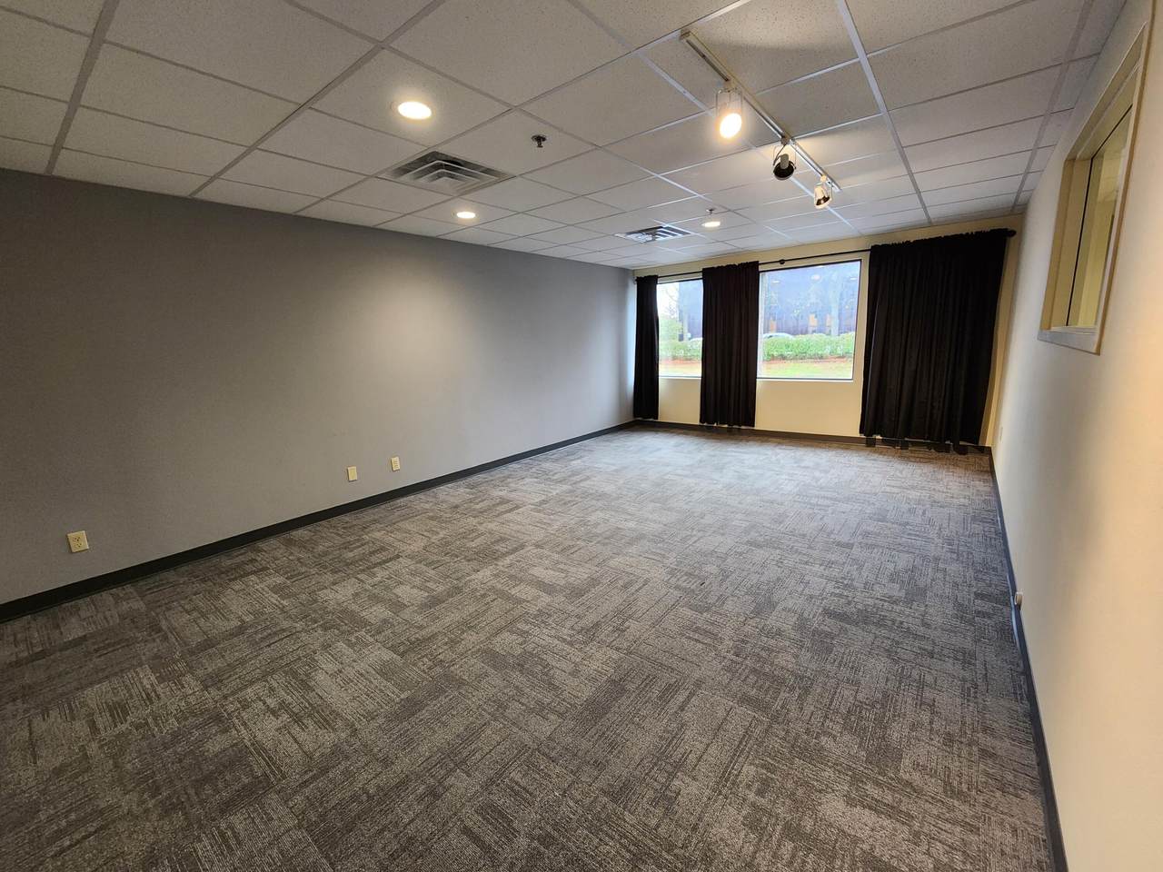 15850 Bluemound Rd - Photo 1