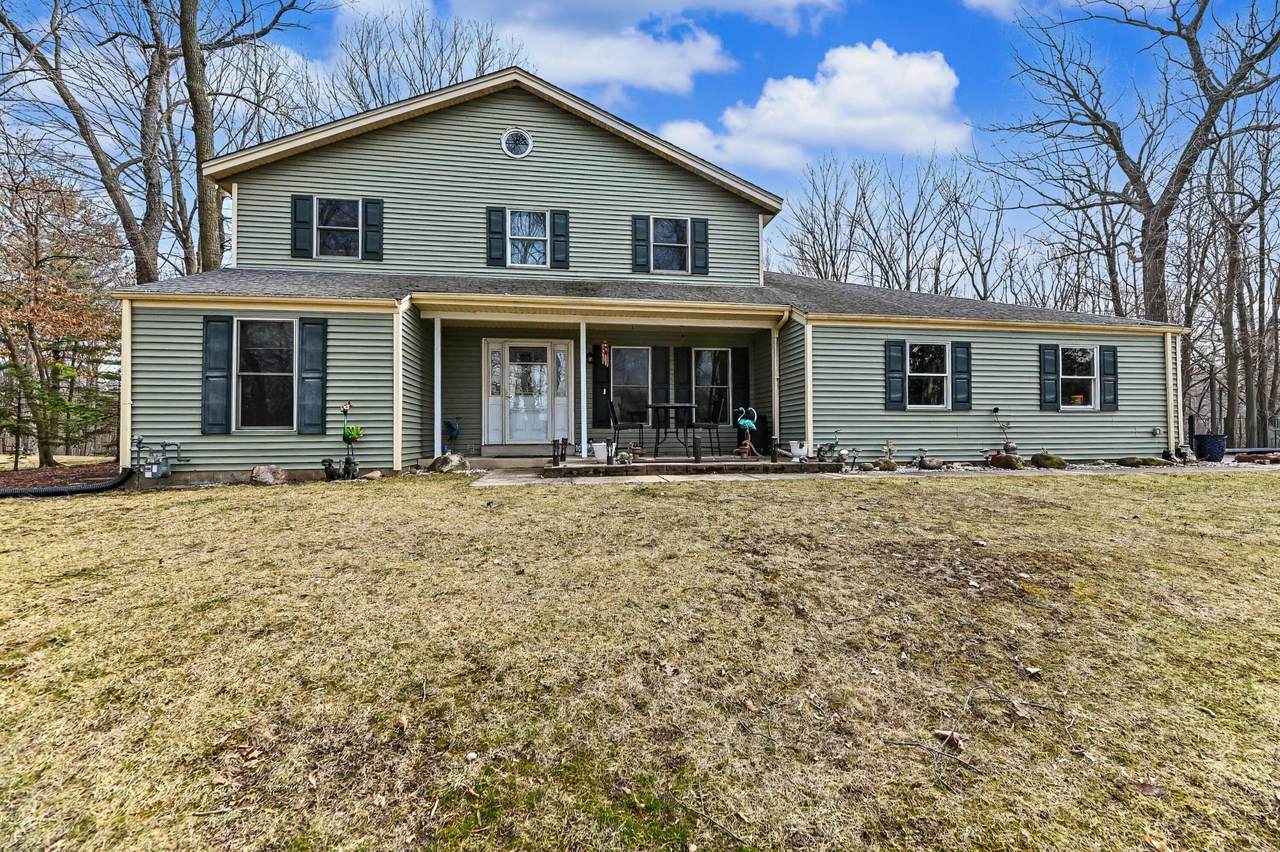 S94W26995 Linden Ct - Photo 1