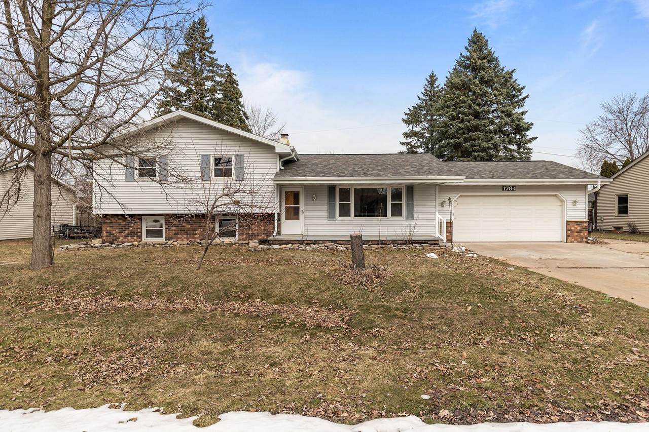 1764 Oakridge Ct - Photo 1