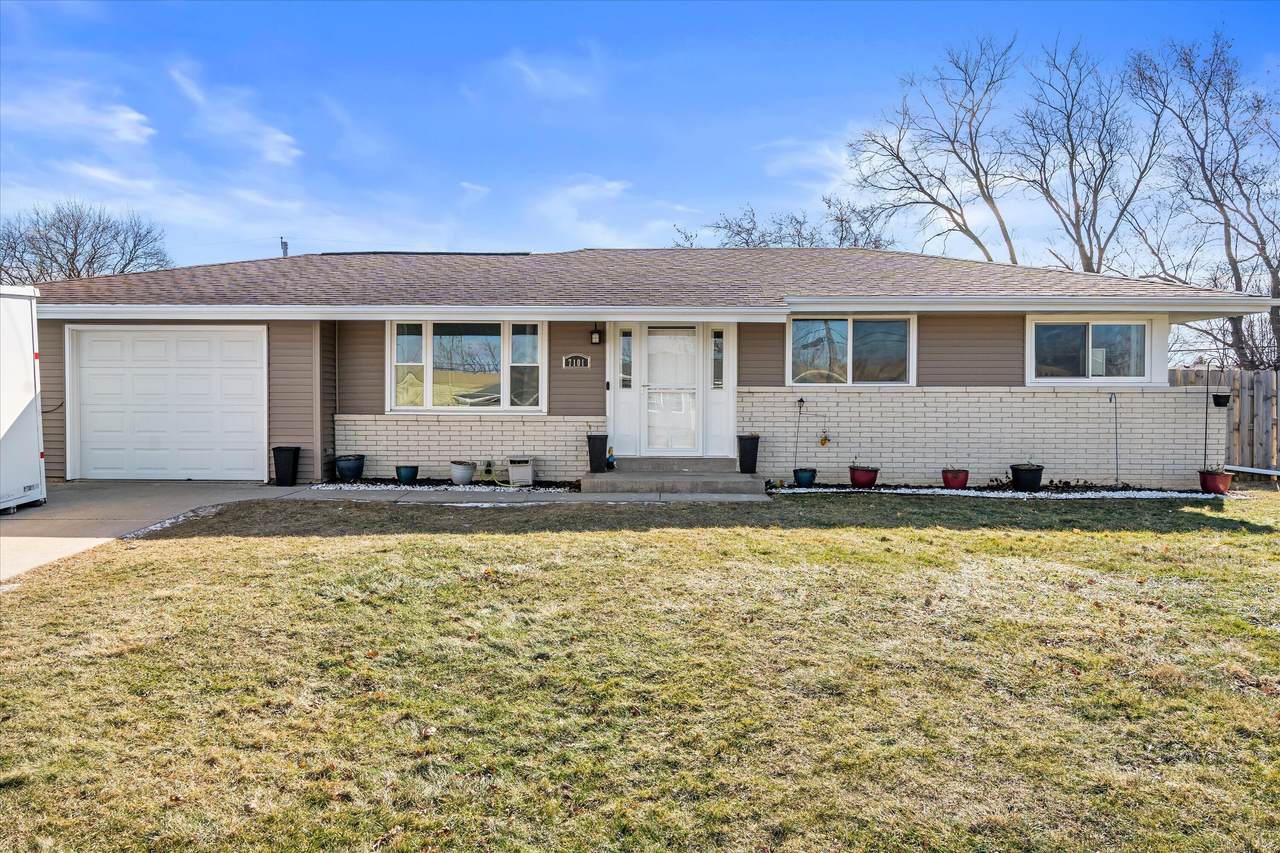 7101 Van Norman Ave - Photo 1