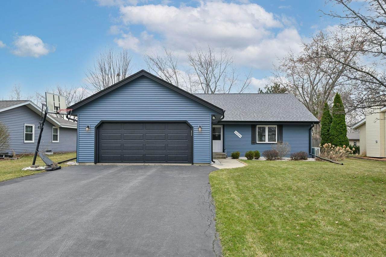 16285 Mayflower Dr - Photo 1