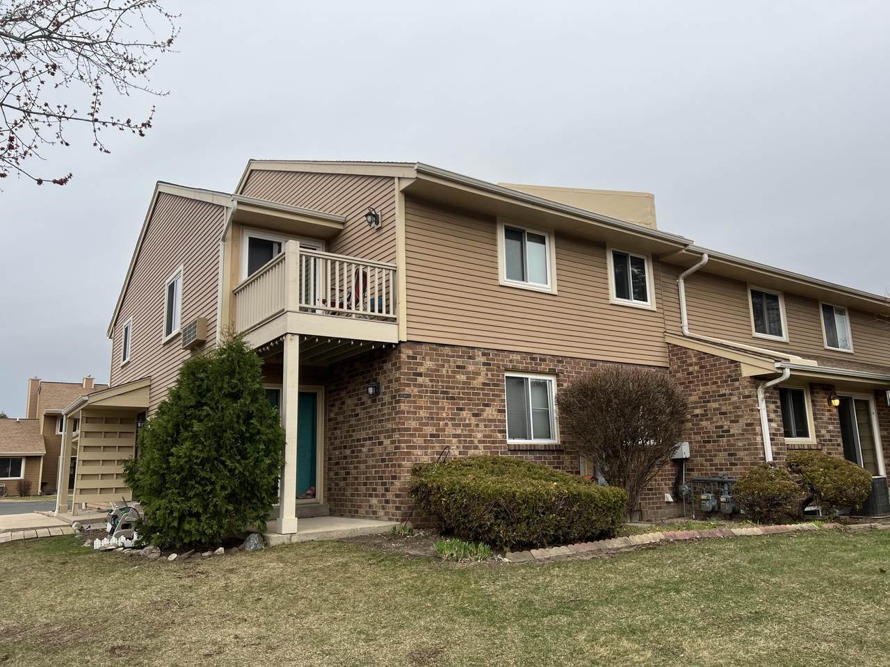 4615 Woodland Dr - Photo 1