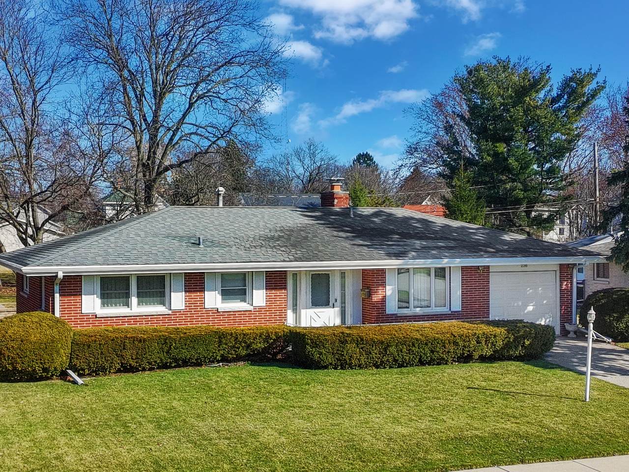 236 Rockwell St - Photo 1