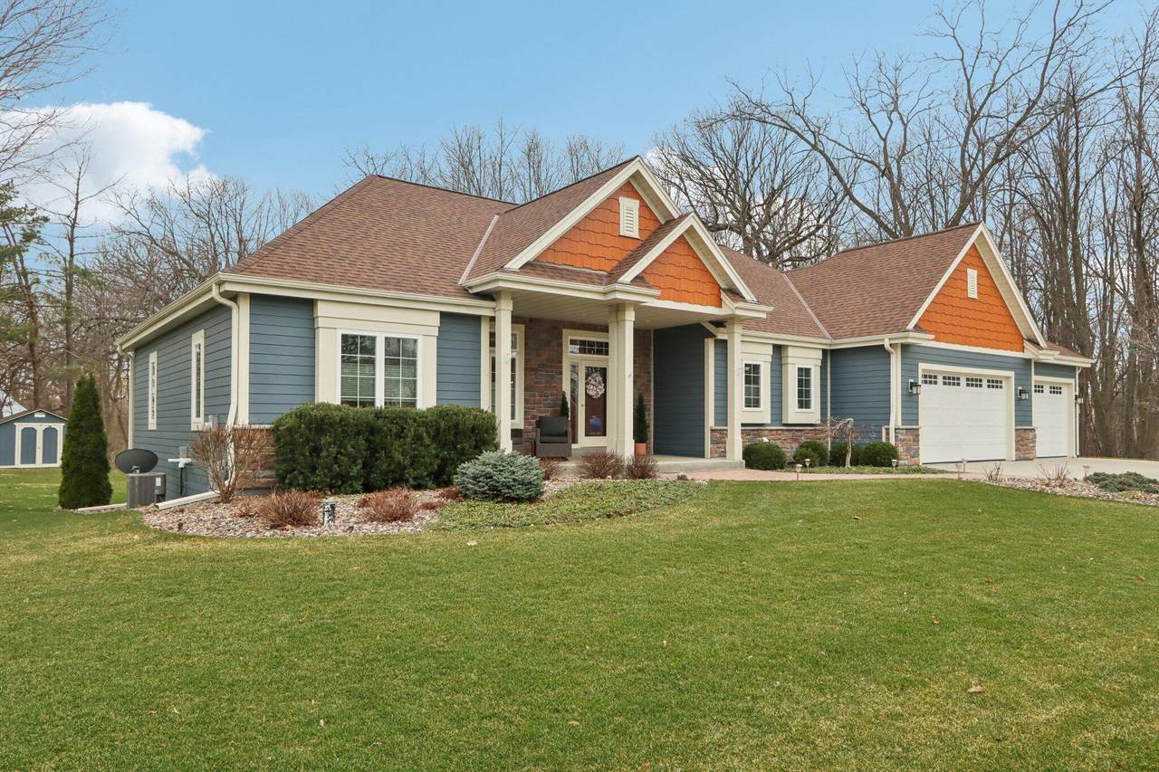 W351N6051 Bauers Ln - Photo 1