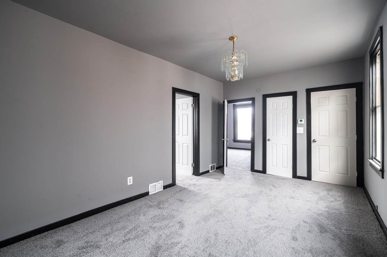 3127 Garfield Ave - Photo 1