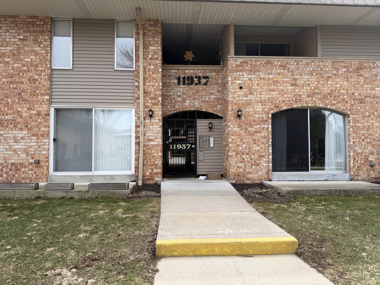 11937 Appleton Ave - Photo 1