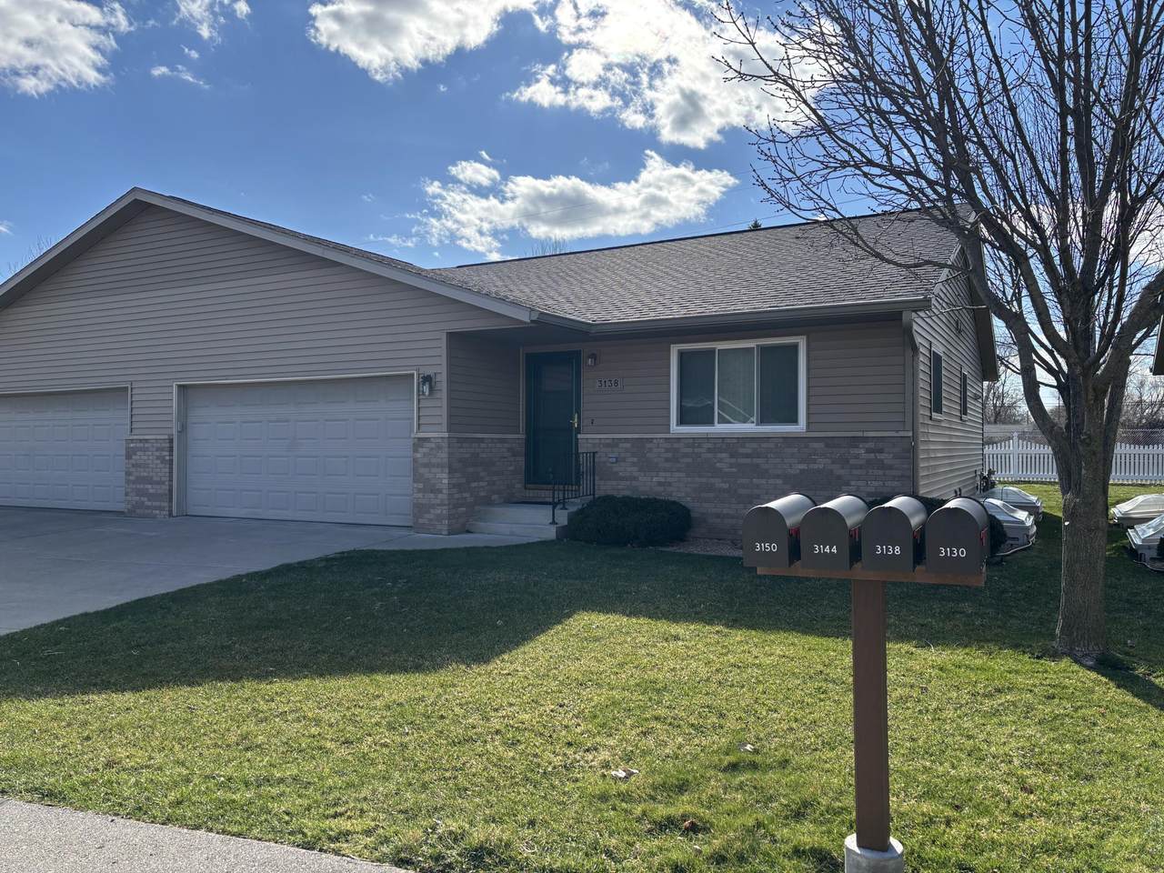 3138 Linden Dr - Photo 1