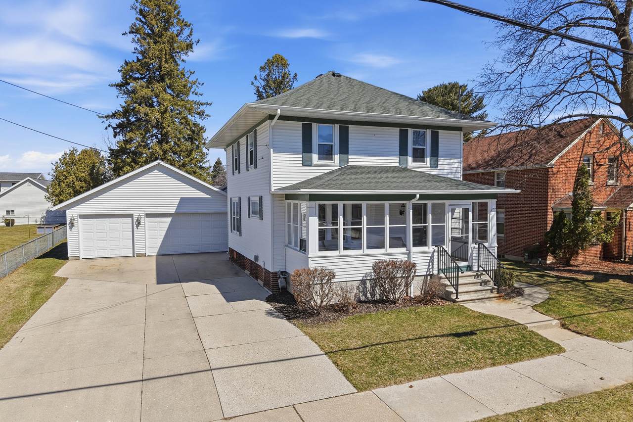 1726 27th St - Photo 1