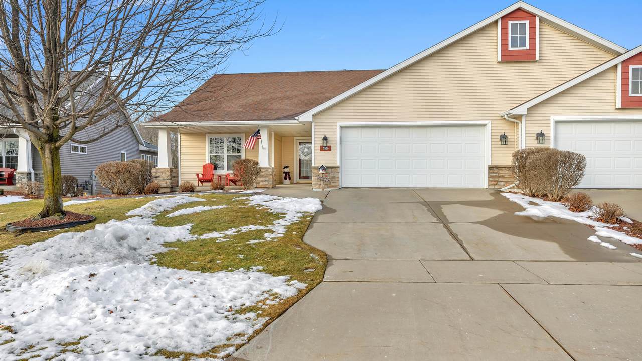 436 Mapleleaf Ct - Photo 1