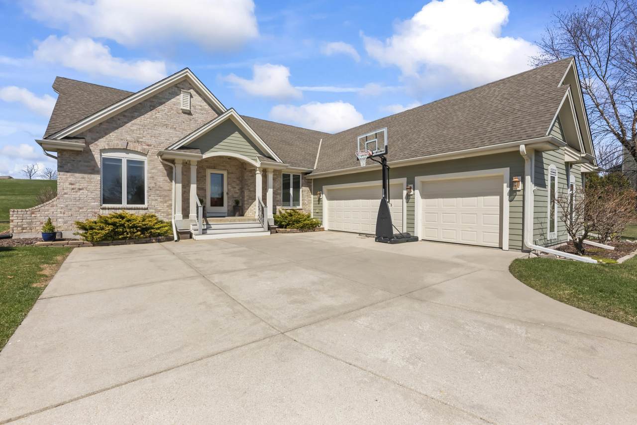 N86W27678 Meadowview Ct - Photo 1