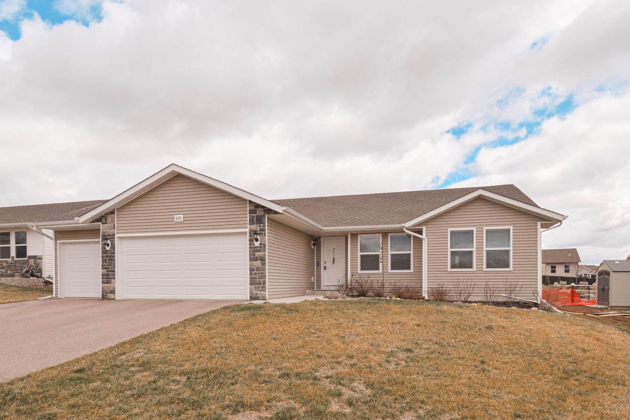 3130 Emerald Dr - Photo 1