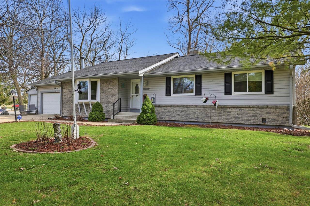 N8973 Miramar Dr - Photo 1