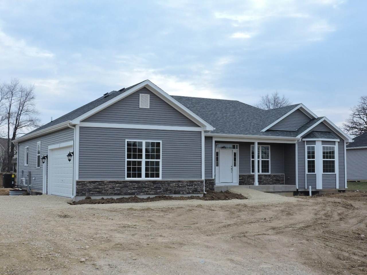 400 Manchester Dr - Photo 1