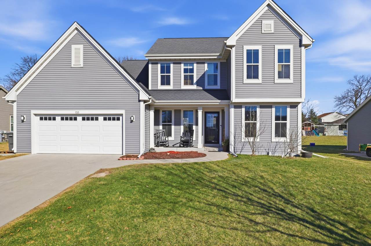 717 Chadwick Dr - Photo 1