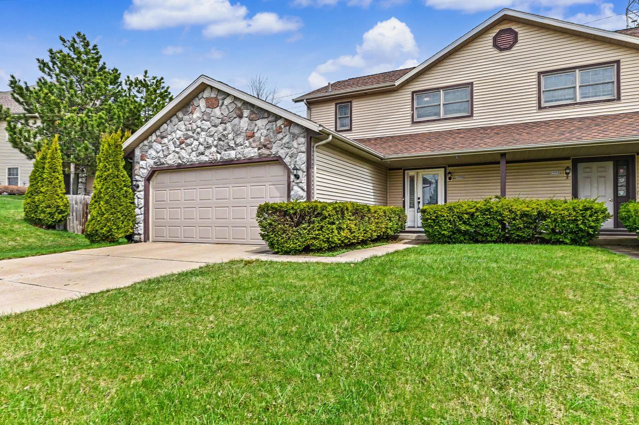 1570 Iroquois Ave - Photo 1
