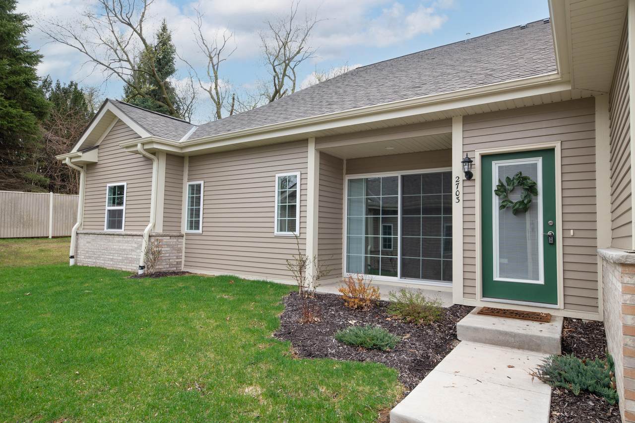 2703 Pond Dr - Photo 1