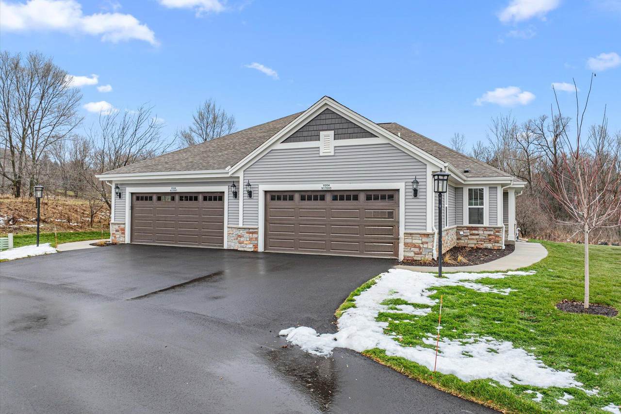 W204N17695 Laurel Pl - Photo 1