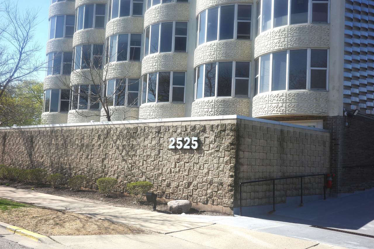 2525 Shore Dr - Photo 1