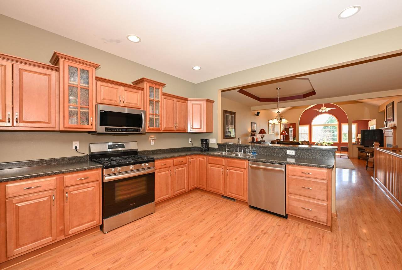 635 Darcy Ln - Photo 1