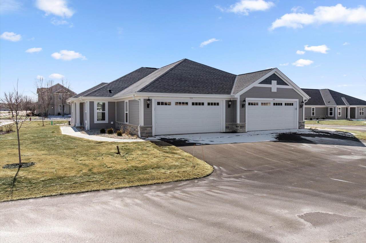 536 Hunter Oaks Blvd - Photo 1