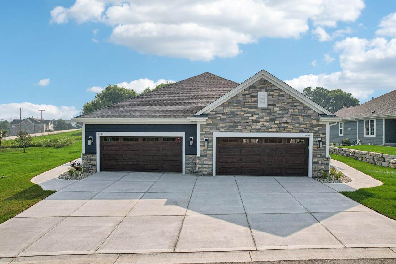 2127 Bluestem Dr - Photo 1