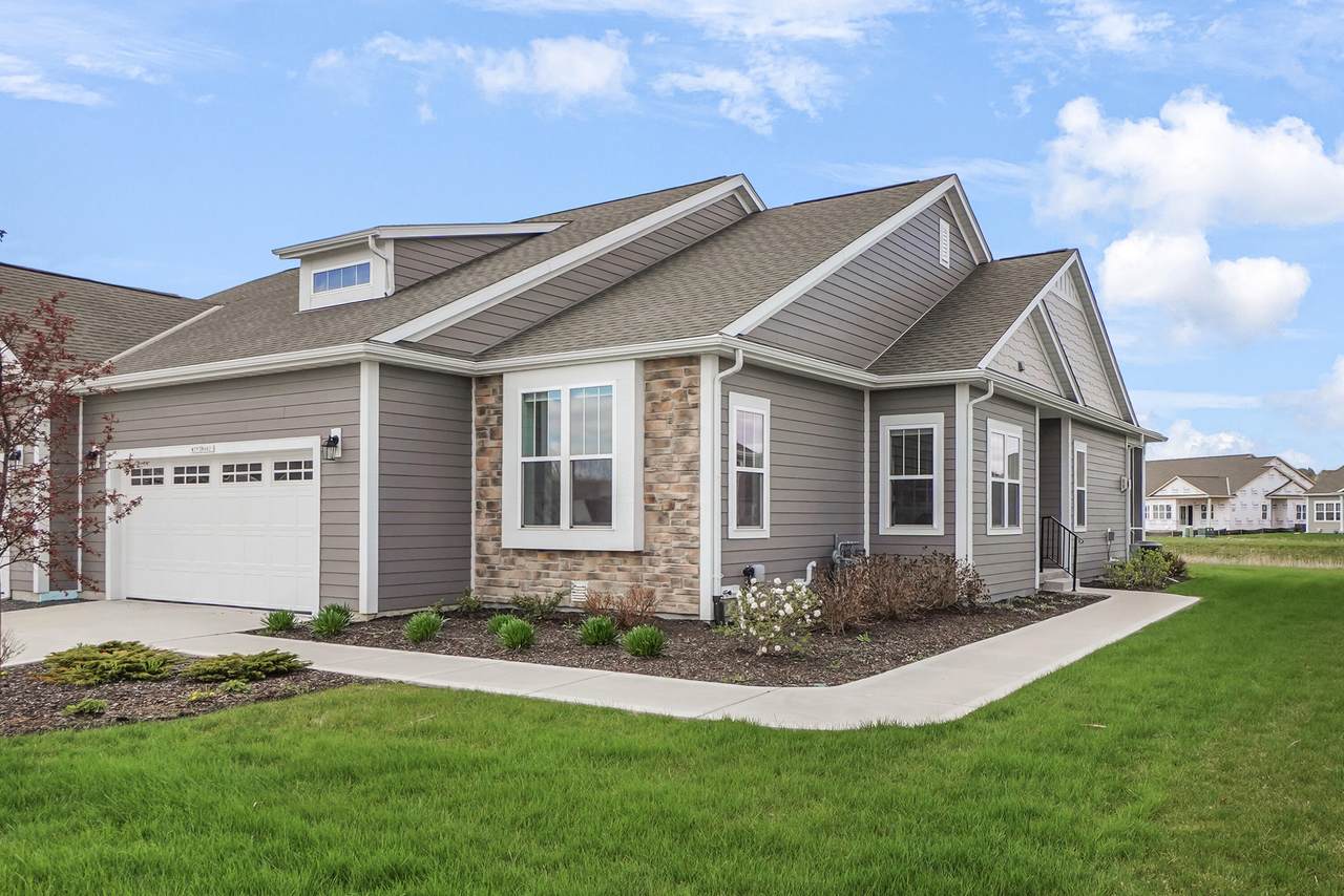 W253N6621 Aspen Ln - Photo 1