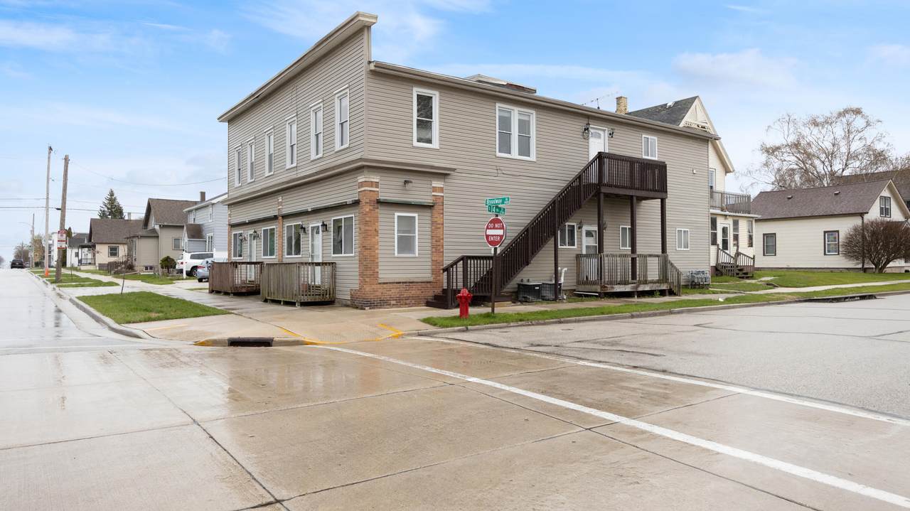 1335 Broadway Ave - Photo 1