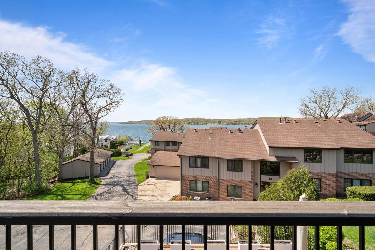 1070 Lake Shore Dr - Photo 1