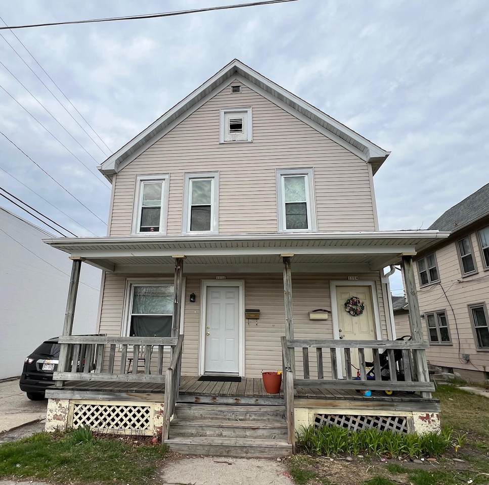 1114 11th St - Photo 1