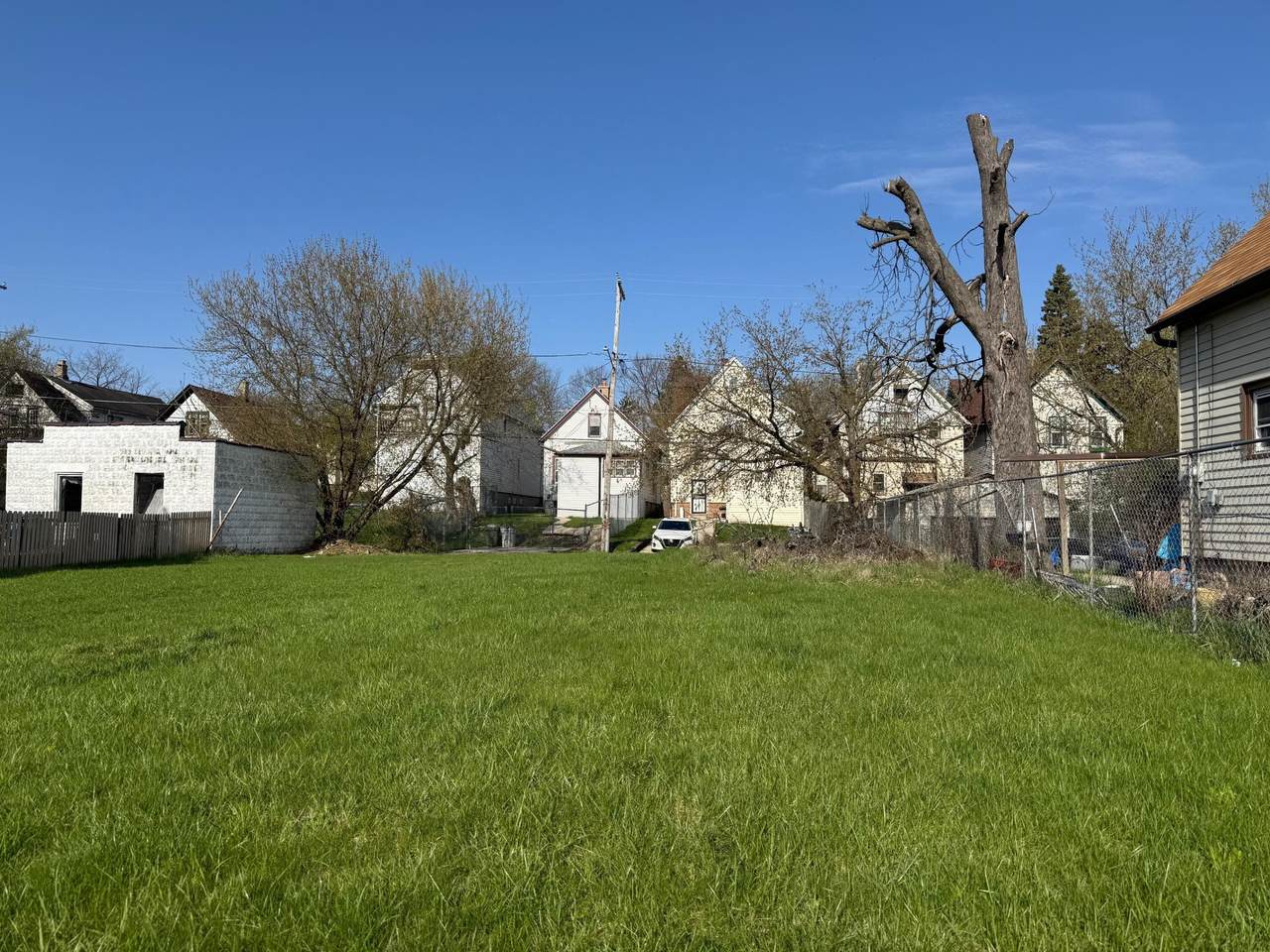 2837 Hubbard St - Photo 1