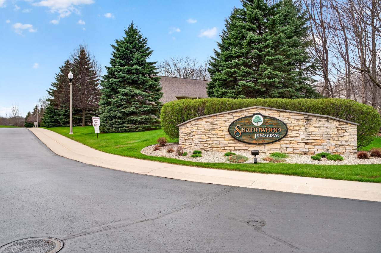 1015 Shadowood Cir - Photo 1