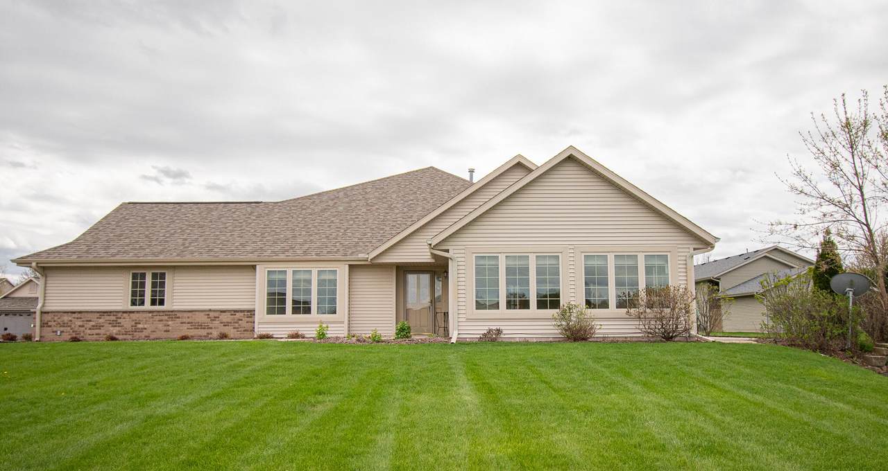 W197N17085 Stonewall Dr - Photo 1