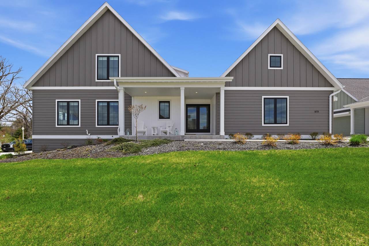 573 Meadow Cir - Photo 1