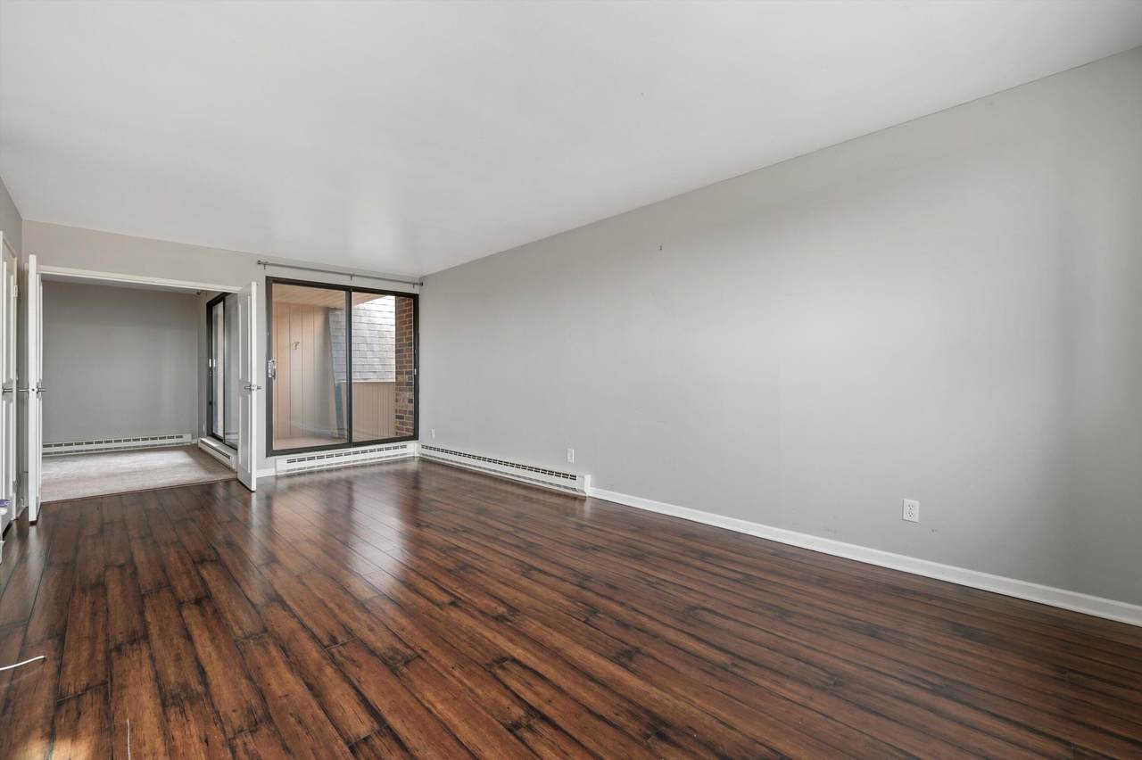 425 Willow Ct - Photo 1