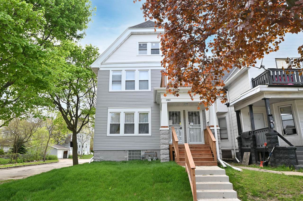 1901 32nd St - Photo 1