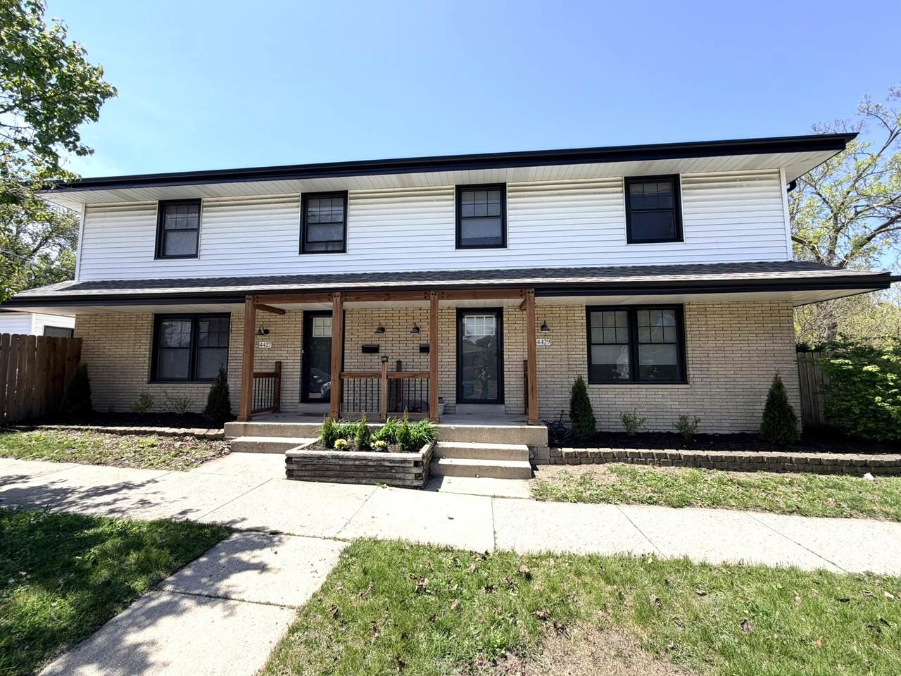 4427 77th St - Photo 1