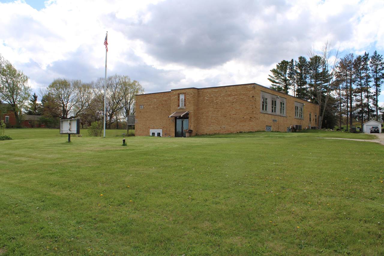 W771 Armstrong Rd - Photo 1