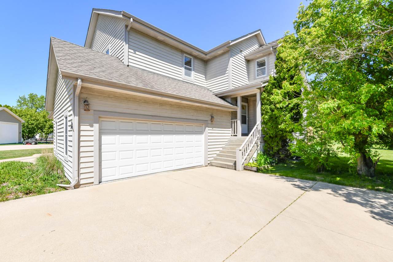 N27W26410 Christian Ct - Photo 1