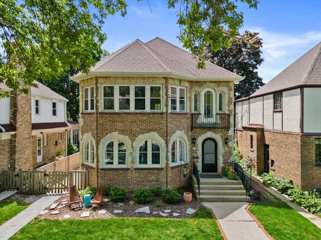 609 Lake View Ave - Photo 1