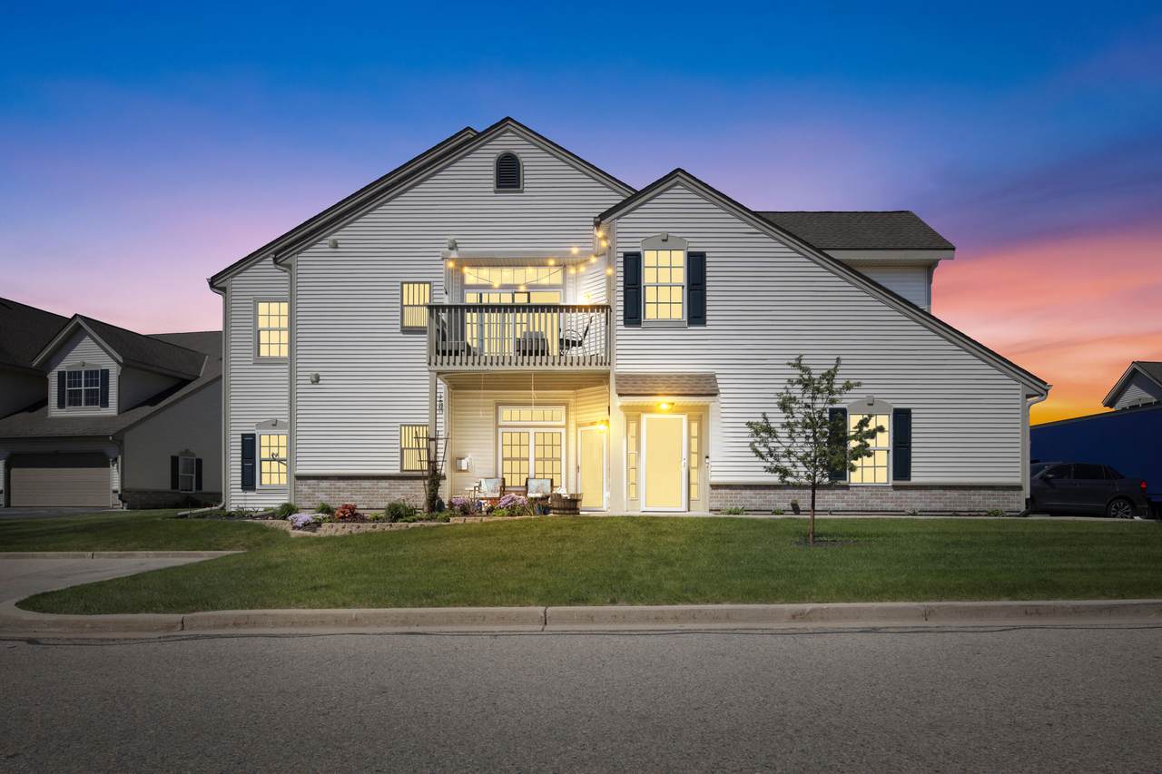 1070 Bedford Ct - Photo 1