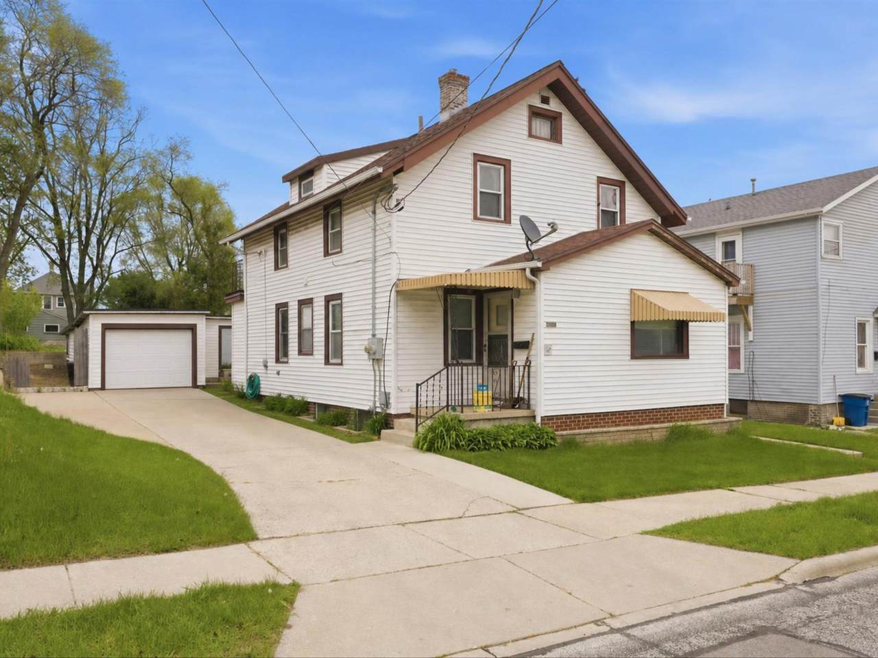1012 Manila St - Photo 1